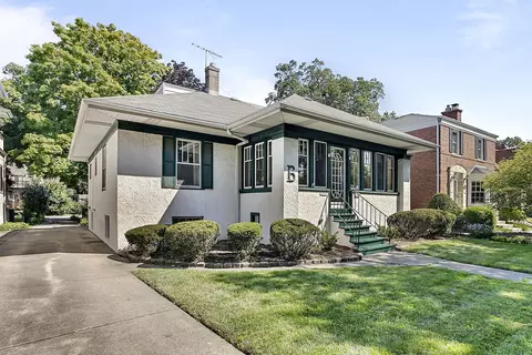 292 Gage Rd, Riverside, IL 60546