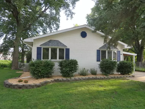 34 Mill St, Momence, IL 60954