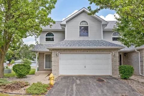 2114 Poppy Ln, Crest Hill, IL 60403