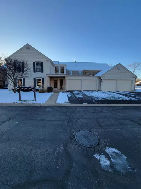 413 Dunham Place Cmns #413, Saint Charles, IL 60174