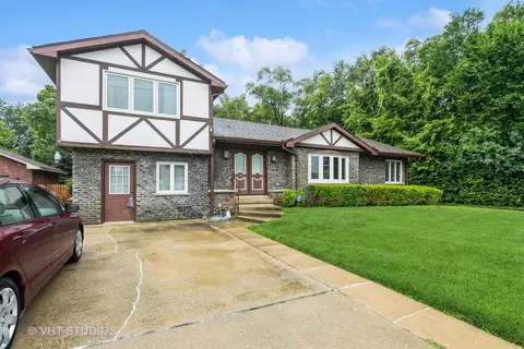 7931 W 93rd St, Hickory Hills, IL 60457