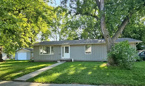 1507 N Morris Ave, Bloomington, IL 61701
