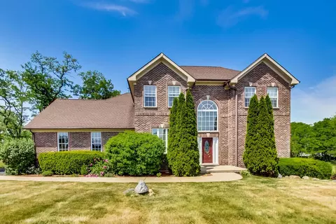 2101 Bull Ridge Dr, Mchenry, IL 60050