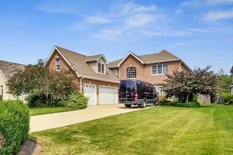 2633 N Waterman Ave, Arlington Heights, IL 60004