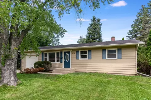 1810 Oak St, Saint Charles, IL 60174