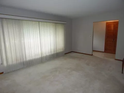 1608 Martha Dr, Elgin, IL 60123 photo 5