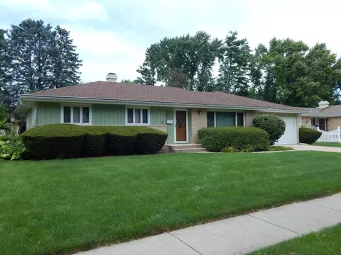 1608 Martha Dr, Elgin, IL 60123