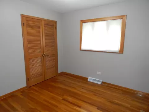 1608 Martha Dr, Elgin, IL 60123 photo 17