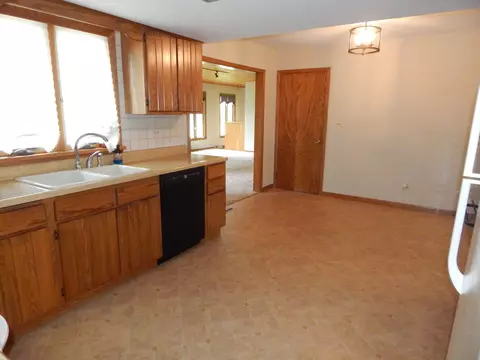 1608 Martha Dr, Elgin, IL 60123 photo 8