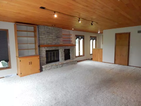 1608 Martha Dr, Elgin, IL 60123 photo 9