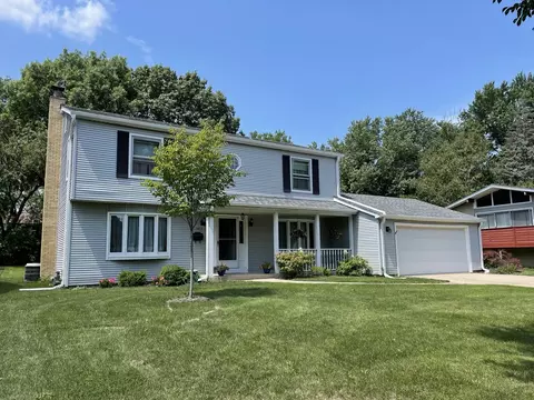 543 S 13th St, Saint Charles, IL 60174