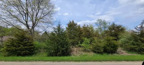 408 Sioux Ln, Dixon, IL 61021