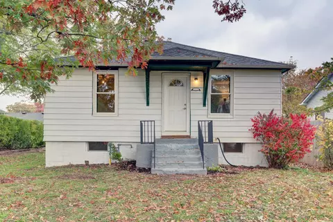 18374 W Grand Dr, Grayslake, IL 60030