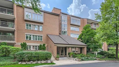 44 Park Ln #226, Park Ridge, IL 60068