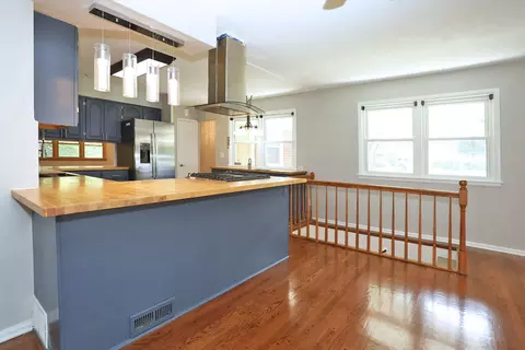5150 Sunset Dr, Rolling Meadows, IL 60008 photo 3