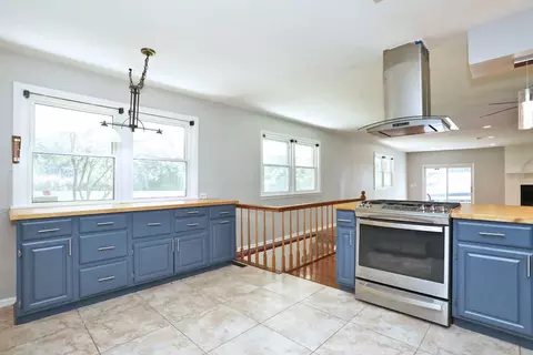 5150 Sunset Dr, Rolling Meadows, IL 60008 photo 8
