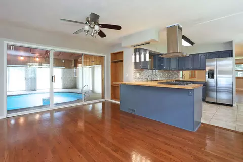 5150 Sunset Dr, Rolling Meadows, IL 60008 photo 4