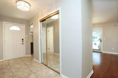 5150 Sunset Dr, Rolling Meadows, IL 60008 photo 13