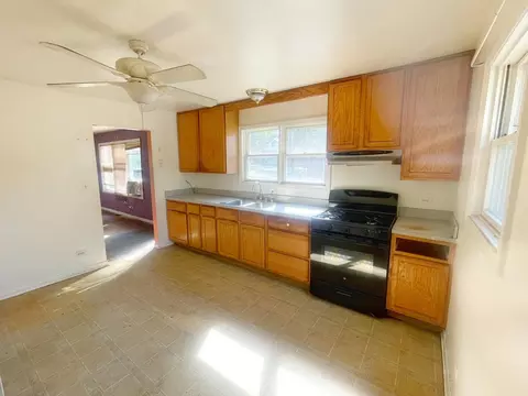 2918 Parkside Ave, Mchenry, IL 60051 photo 4