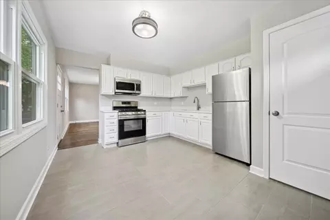 3237 Phillips Ave, Steger, IL 60475 photo 3