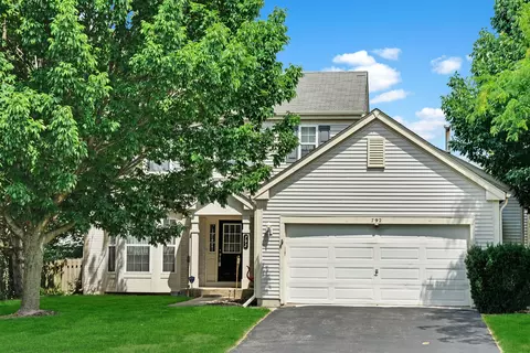 792 Suncrest Dr, Aurora, IL 60506