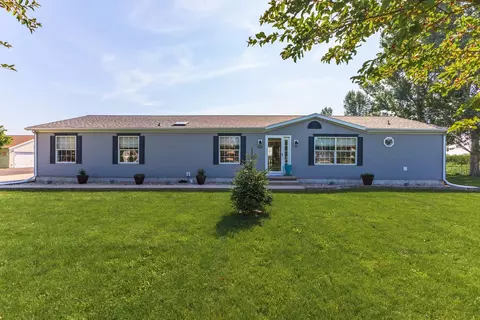 402 N 4th Ave, Chenoa, IL 61726