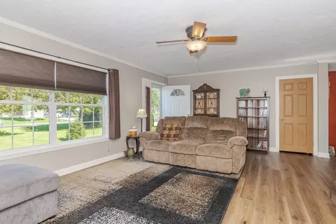 402 N 4th Ave, Chenoa, IL 61726 photo 9