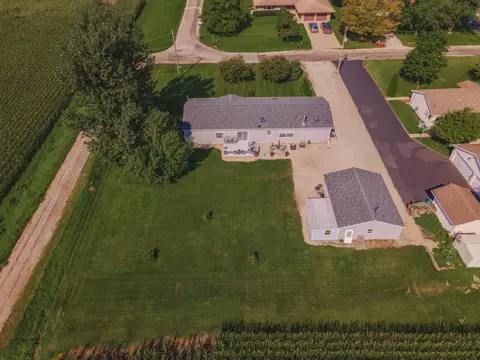 402 N 4th Ave, Chenoa, IL 61726 photo 46