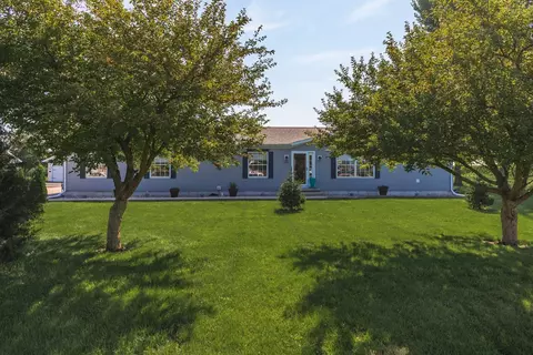 402 N 4th Ave, Chenoa, IL 61726 photo 2