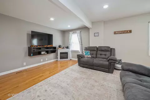 205 E Comanche Ave, Shabbona, IL 60550 photo 5