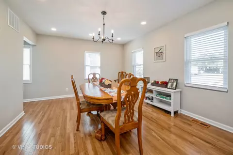 205 E Comanche Ave, Shabbona, IL 60550 photo 4