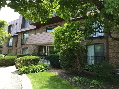 4000 Dundee Rd #203B, Northbrook, IL 60062