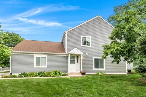 2736 S Prairieview Ln #1, Aurora, IL 60502