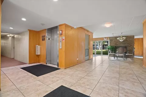 100 Deborah Ln #B30, Wheeling, IL 60090 photo 3