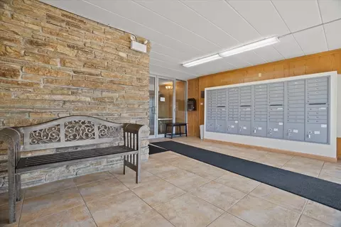 100 Deborah Ln #B30, Wheeling, IL 60090 photo 2