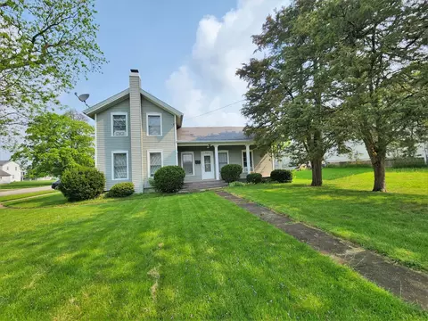 505 E Calhoun St, Woodstock, IL 60098