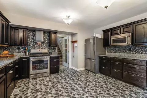 333 E 4th St, Lockport, IL 60441 photo 9