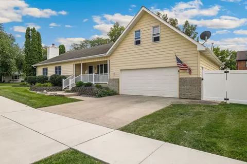 333 E 4th St, Lockport, IL 60441