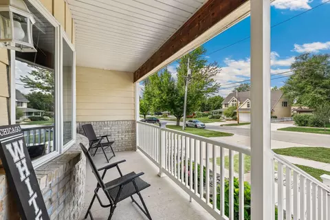 333 E 4th St, Lockport, IL 60441 photo 4