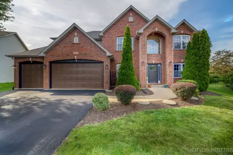 947 Homestead Dr, Yorkville, IL 60560