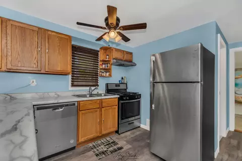 124 S Commonwealth Ave, Elgin, IL 60123 photo 9