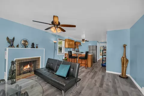 124 S Commonwealth Ave, Elgin, IL 60123 photo 7