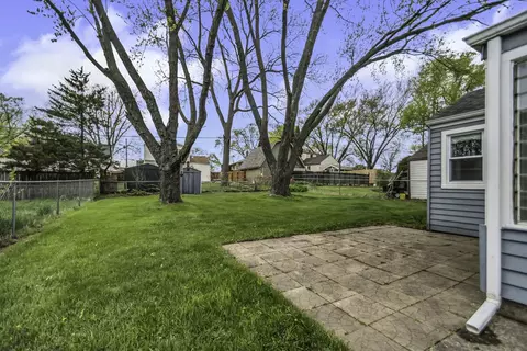 124 S Commonwealth Ave, Elgin, IL 60123 photo 4