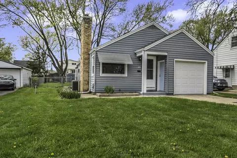 124 S Commonwealth Ave, Elgin, IL 60123 photo 3