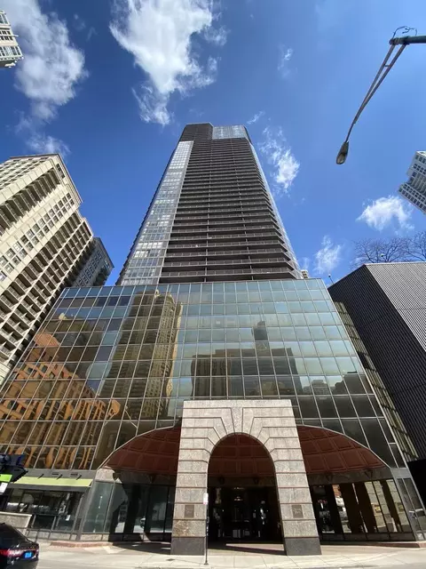 10 E Ontario St #4906, Chicago, IL 60611