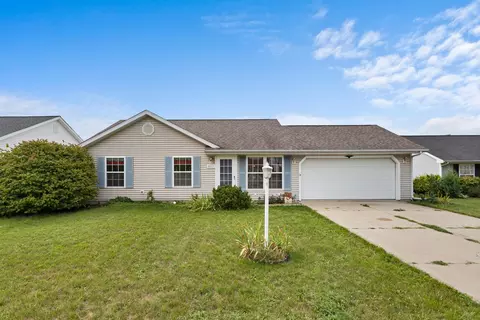 603 Bluestem Dr, Saint Joseph, IL 61873