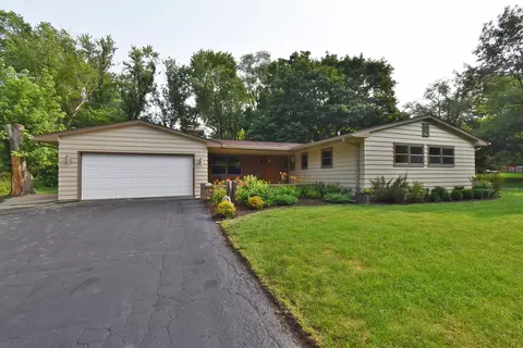 37 W242 Dean St, Saint Charles, IL 60175