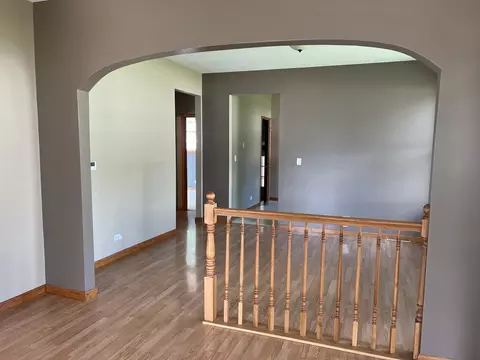 460 Addison St, Elgin, IL 60120 photo 5