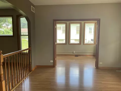 460 Addison St, Elgin, IL 60120 photo 6