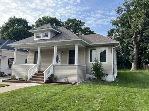 460 Addison St, Elgin, IL 60120 photo 2